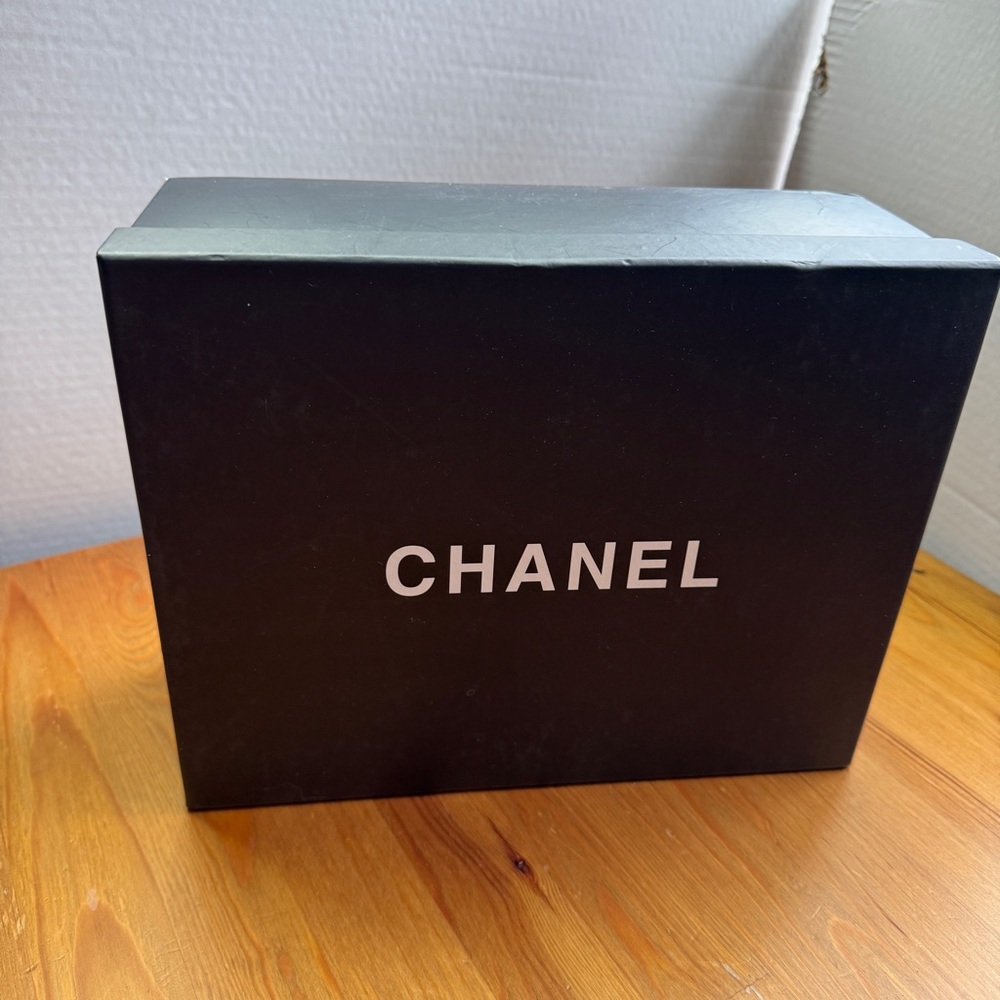 Chanel box